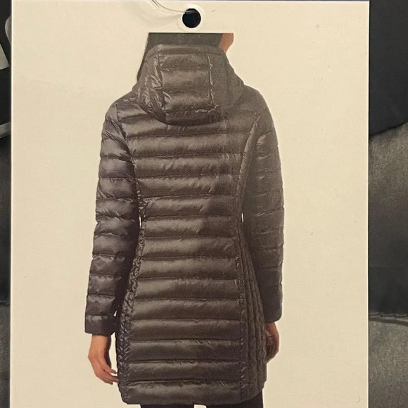 Adventure Women's Ultra Light Down Jacket - Picture 5 of 10